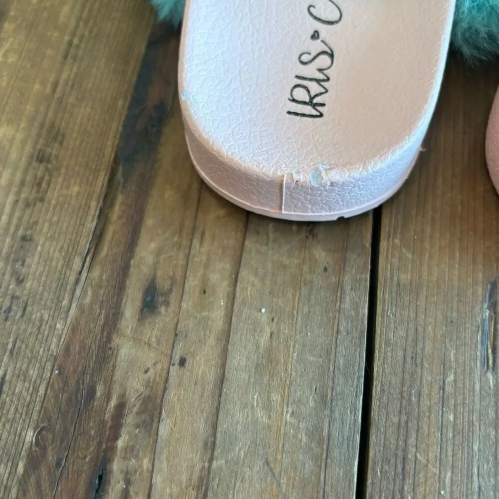 Iris C Furry Slides Faux Fur Rainbow Plush Pink Slipper Size 11